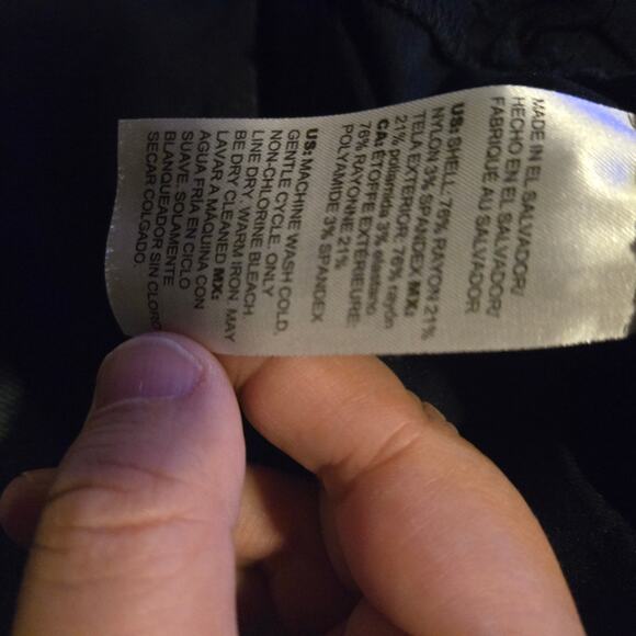 Chico’s Brigitte Navy Shorts Size 4 (20) - Picture 4 of 10